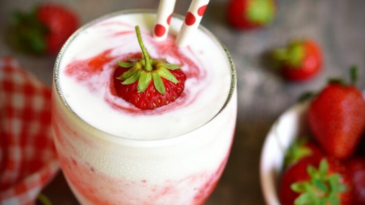 strawberry vanilla shake Recipe Banner